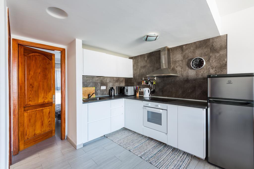 Vivienda Vacacional Golden Sun Leilighet Costa Teguise Eksteriør bilde